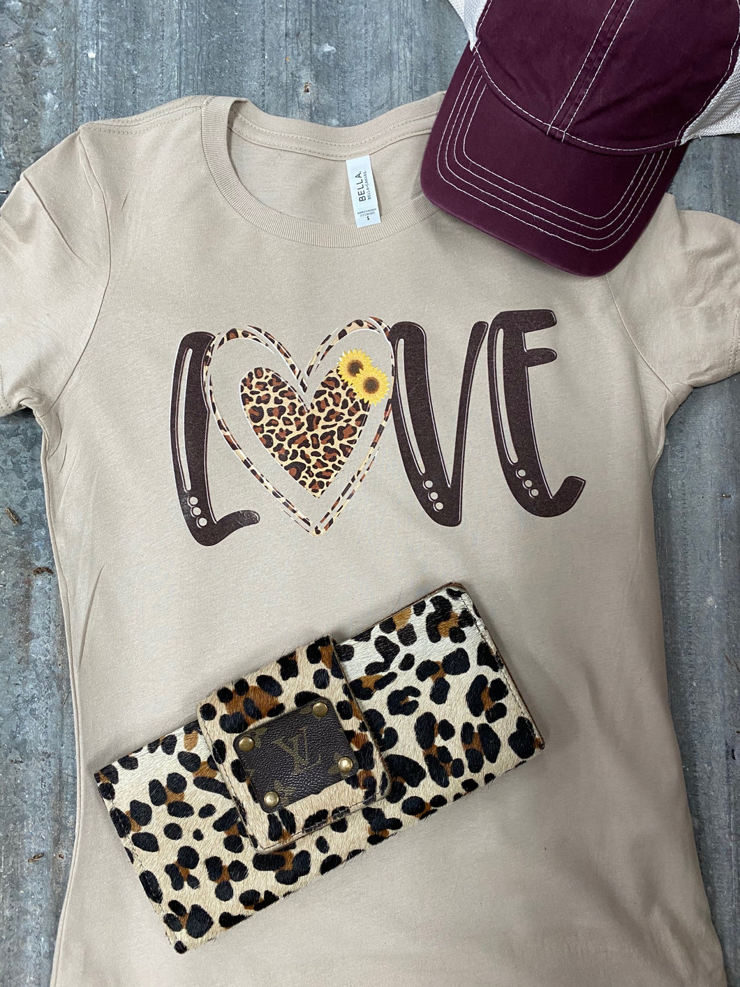 LOVE. Heart, Cheetah & Sunflowers.  Is there really any other options?